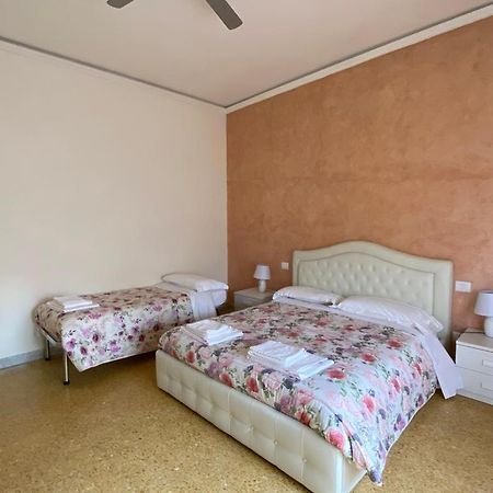 Ferienwohnung Casagiorgio A Due Passi Dal Centro Storico Florenz Exterior foto